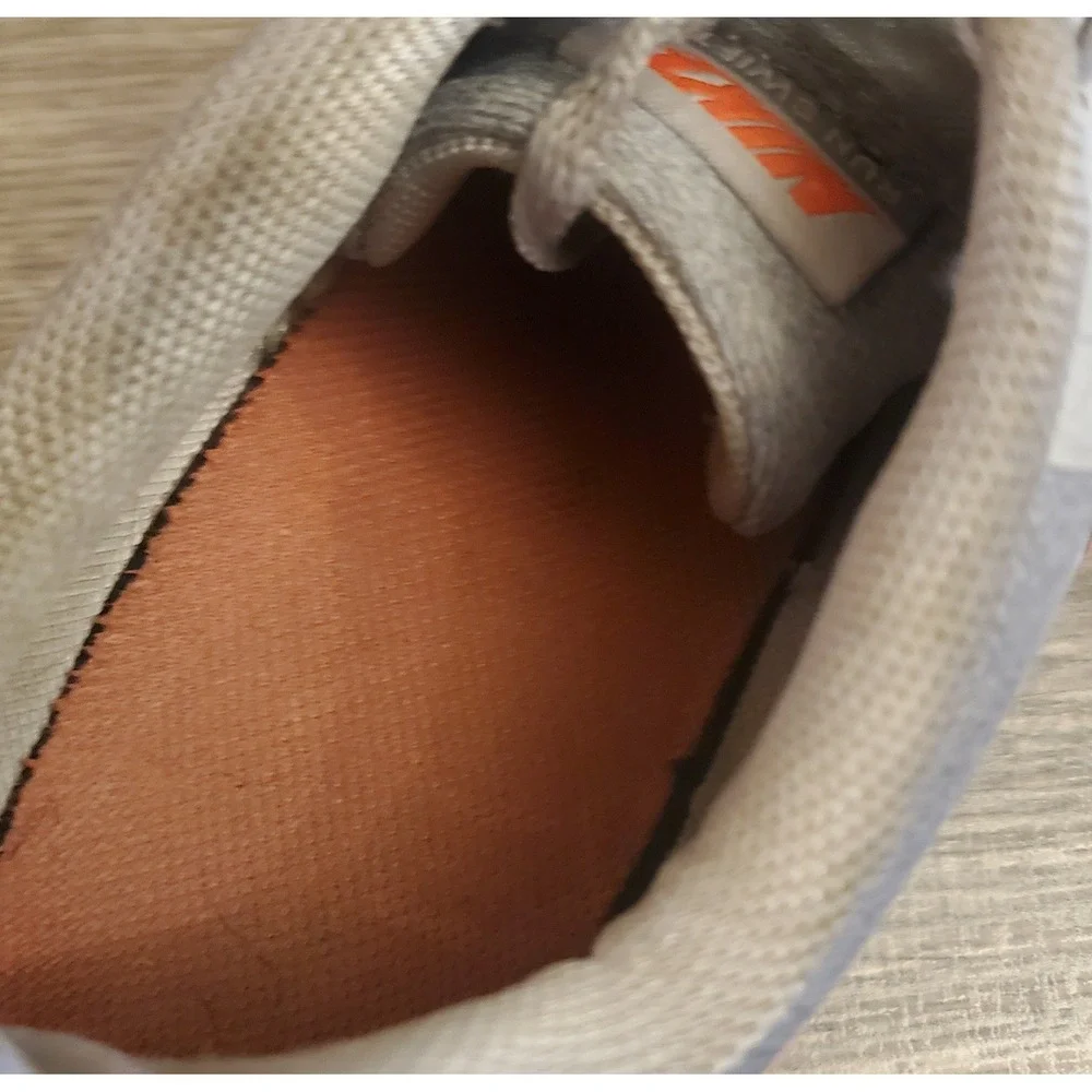 Nike Run Swift‎ Sneakers Women's Size 8 Gray